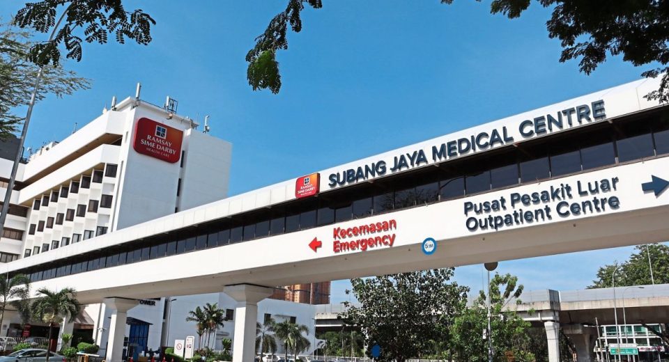 tampak depan gedung Subang Jaya Medical Centre